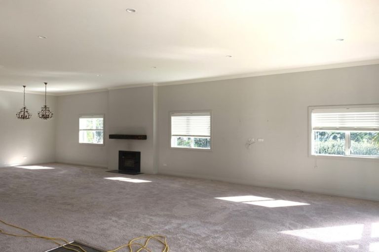 Photo of property in 324 Taupaki Road, Taupaki, Henderson, 0782