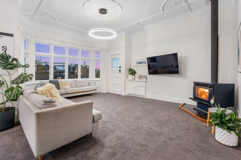 Photo of property in 72 Hargest Crescent, Saint Clair, Dunedin, 9012