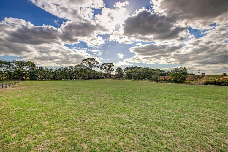 Photo of property in 945 Linwood Road, Kingseat, Papakura, 2580