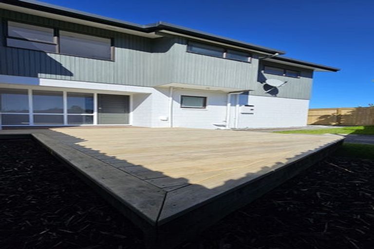 Photo of property in 1/25 Sartors Avenue, Northcross, Auckland, 0630