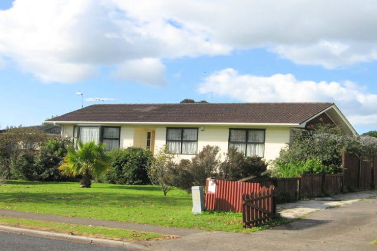 Photo of property in 63 Sikkim Crescent, Clover Park, Auckland, 2019
