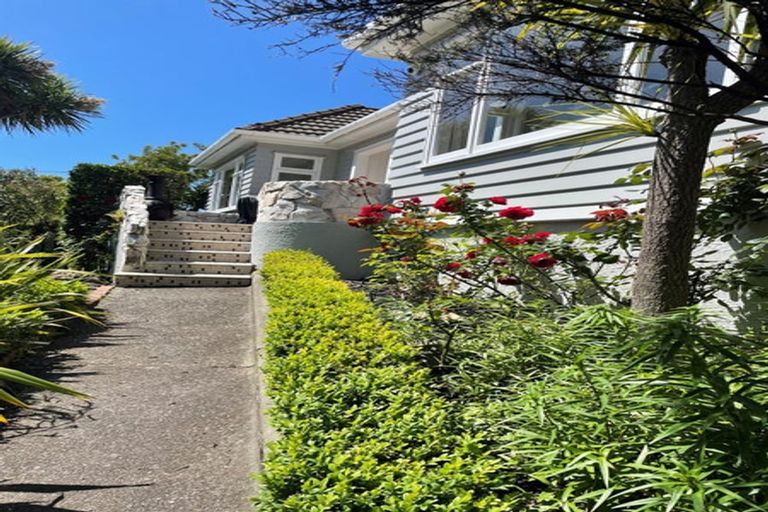 Photo of property in 6 Burnham Street, Seatoun, Wellington, 6022