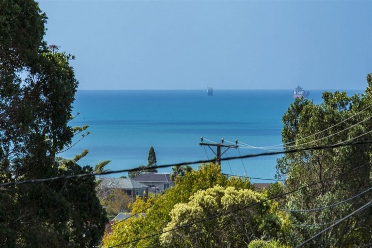 Photo of property in 2/10 Braemar Road, Castor Bay, Auckland, 0620