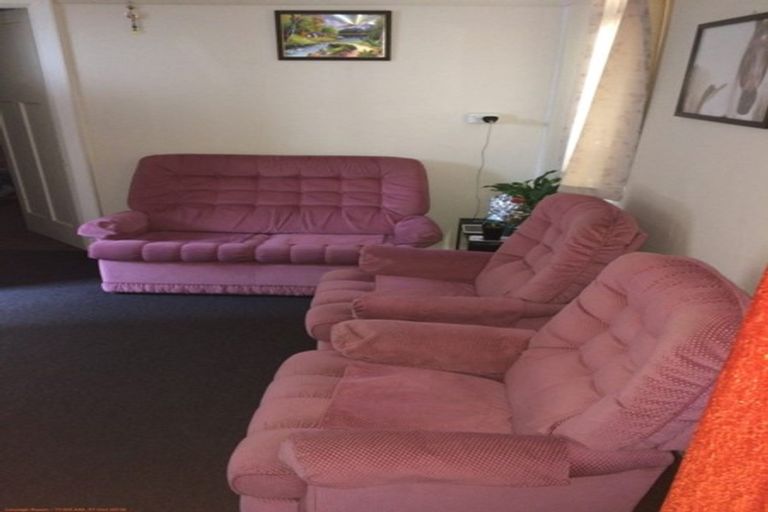 Photo of property in Devonport Apartments, 18/127 Saint Aubyn Street, New Plymouth, 4310