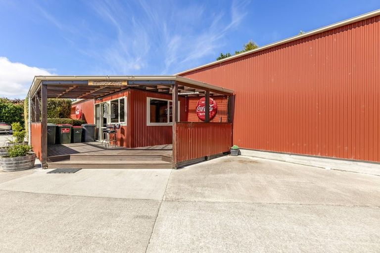 Photo of property in 100 Wingatui Road, Mosgiel, 9024