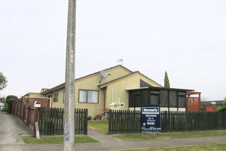 Photo of property in 21 Jeffares Place, Taradale, Napier, 4112