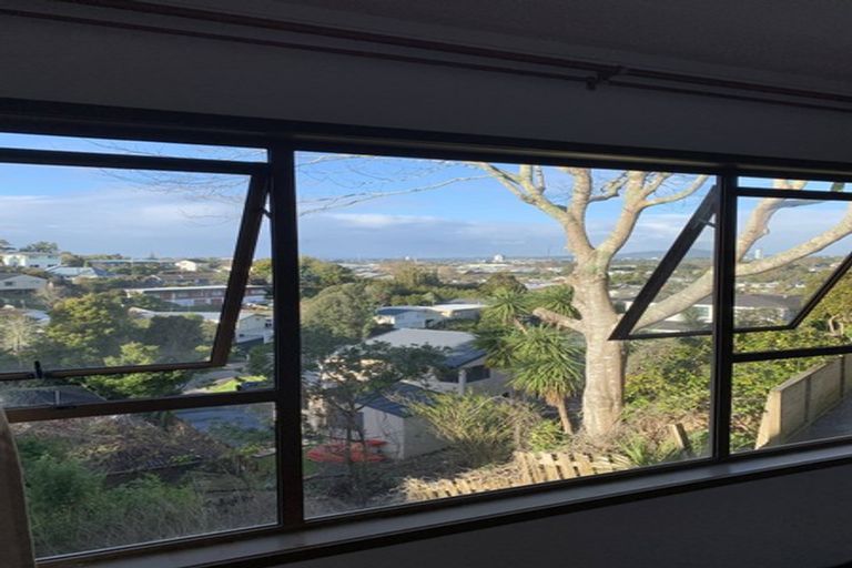 Photo of property in 45 Agincourt Street, Glenfield, Auckland, 0629