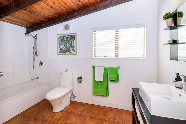 Photo of property in 36 Carnoustie Drive, Wattle Downs, Auckland, 2103