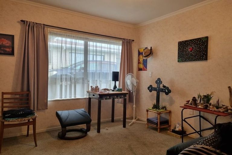 Photo of property in 7/2 Broadway, Waitara, 4320