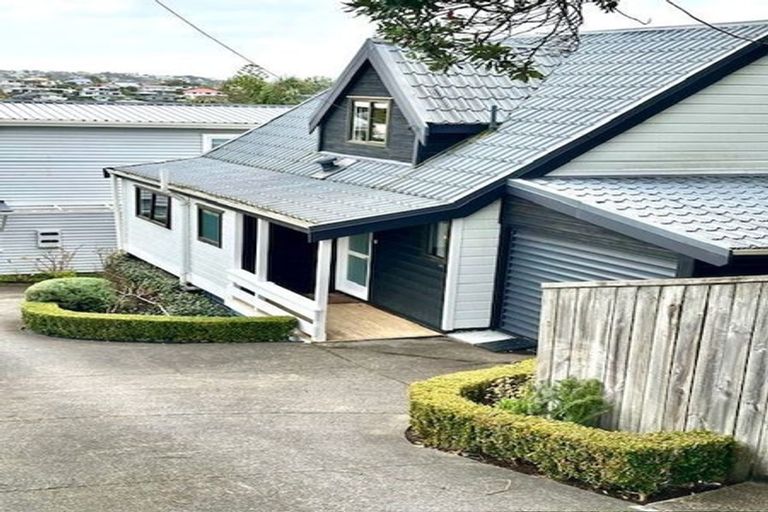Photo of property in 1/14 Garadice Road, Rothesay Bay, Auckland, 0630