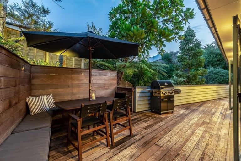 Photo of property in 87a Palmerston Road, Birkenhead, Auckland, 0626