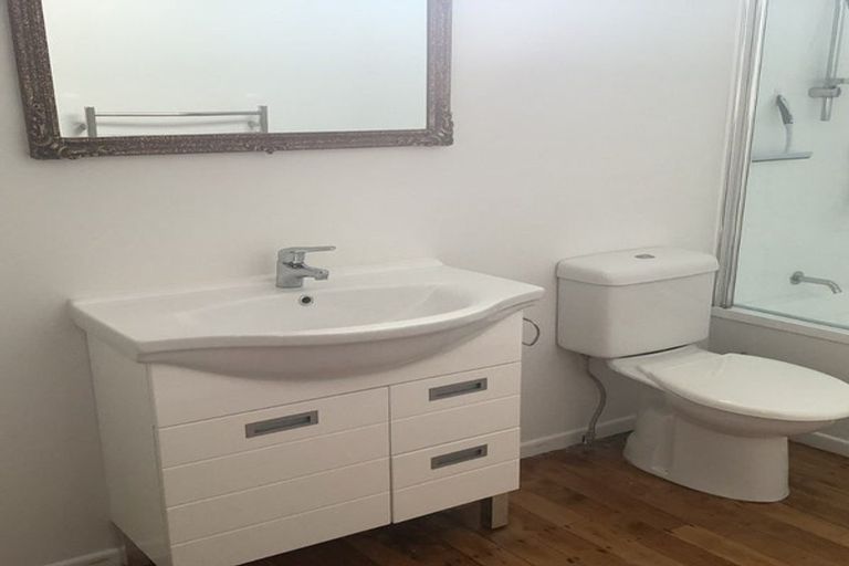 Photo of property in 2/21 Hythe Terrace, Mairangi Bay, Auckland, 0630