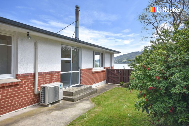Photo of property in 15 Bayne Terrace, Macandrew Bay, Dunedin, 9014