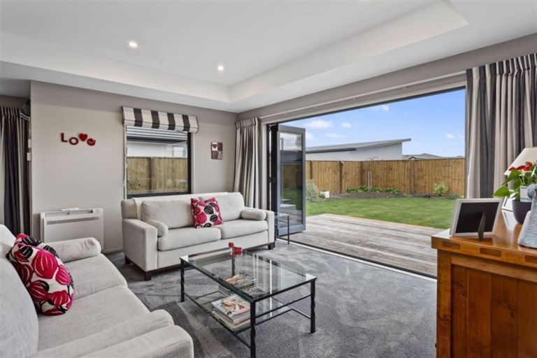 Photo of property in 32 Beachvale Drive, Kaiapoi, 7630