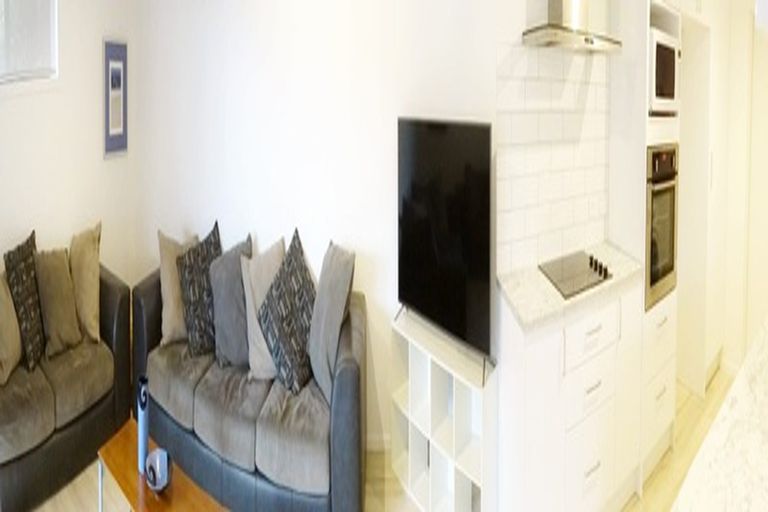 Photo of property in 12 Poaka Place, Beach Haven, Auckland, 0626