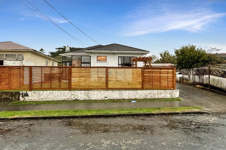 Photo of property in 43 Tokomaru Street, Welbourn, New Plymouth, 4312