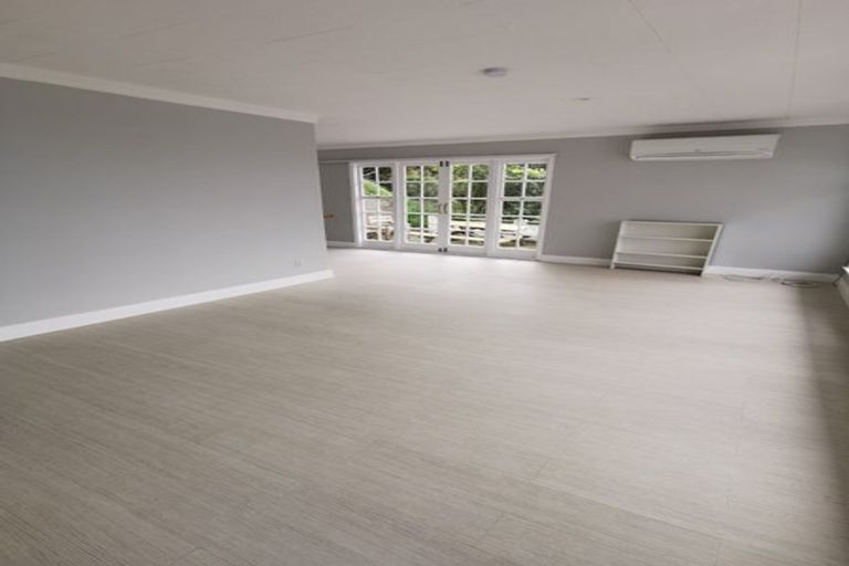 Photo of property in 10 Korokoro Road, Korokoro, Lower Hutt, 5012