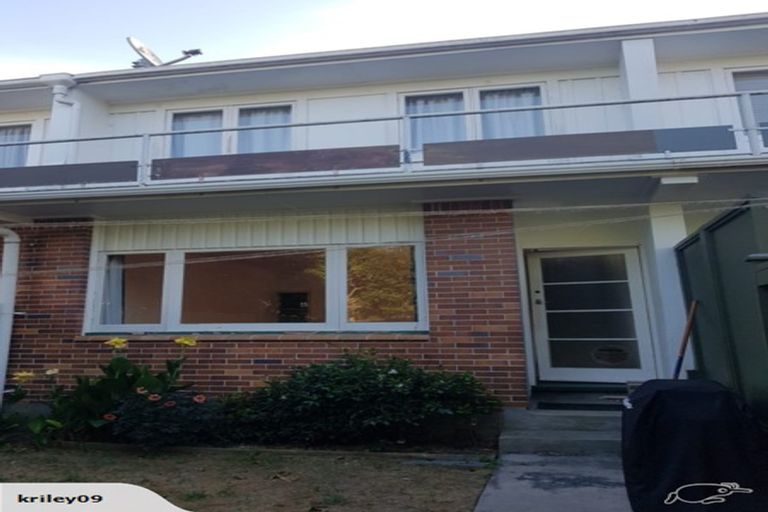 Photo of property in 6/5 Aratonga Avenue, Greenlane, Auckland, 1051