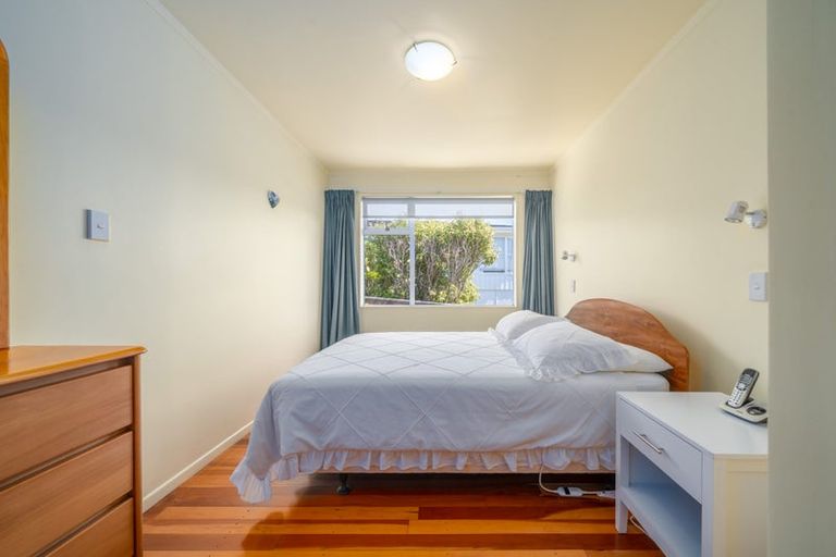 Photo of property in 2 Windermeer Grove, Churton Park, Wellington, 6037