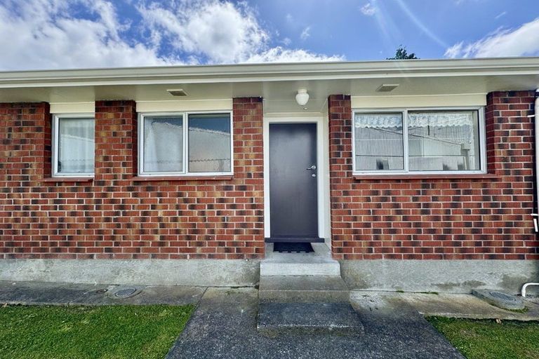 Photo of property in 3/12 Fraser Street, Wainuiomata, Lower Hutt, 5014
