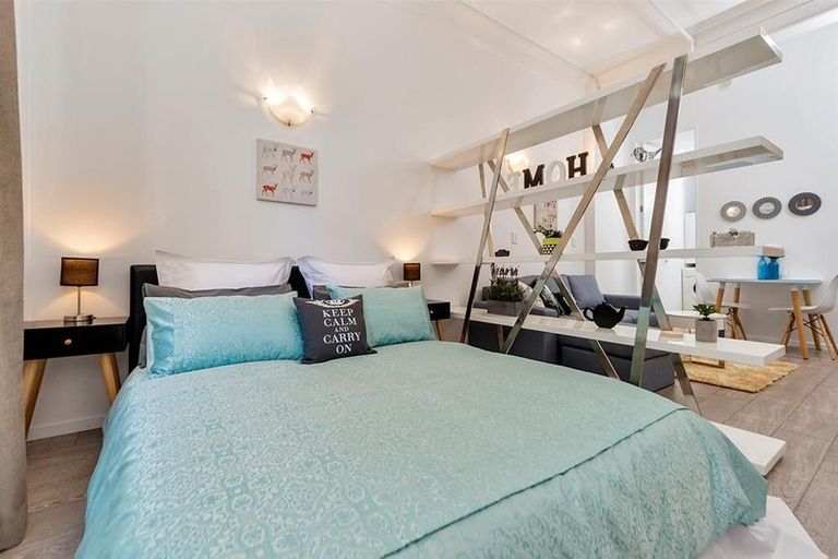 Photo of property in Guardian Apartments, 520/105 Queen Street, Auckland Central, Auckland, 1010