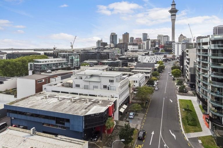 Photo of property in 33 Sale Street, Cockle Bay, Auckland, 2014
