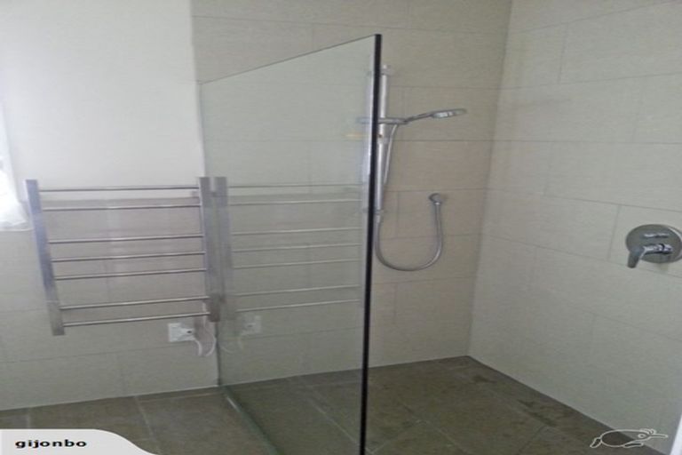 Photo of property in 10 Norval Road, Henderson, Auckland, 0610