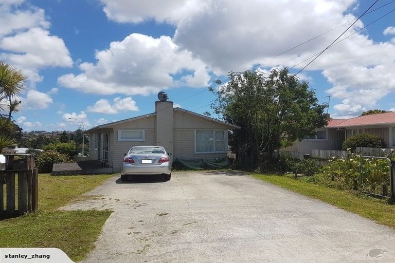 Photo of property in 51 Farquhar Road, Glendene, Auckland, 0602