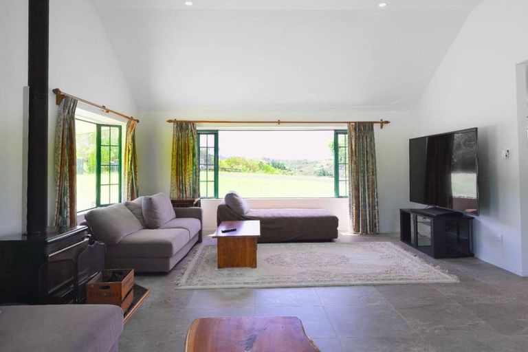 Photo of property in 91 Trig Road, Whitford, Howick, 2571