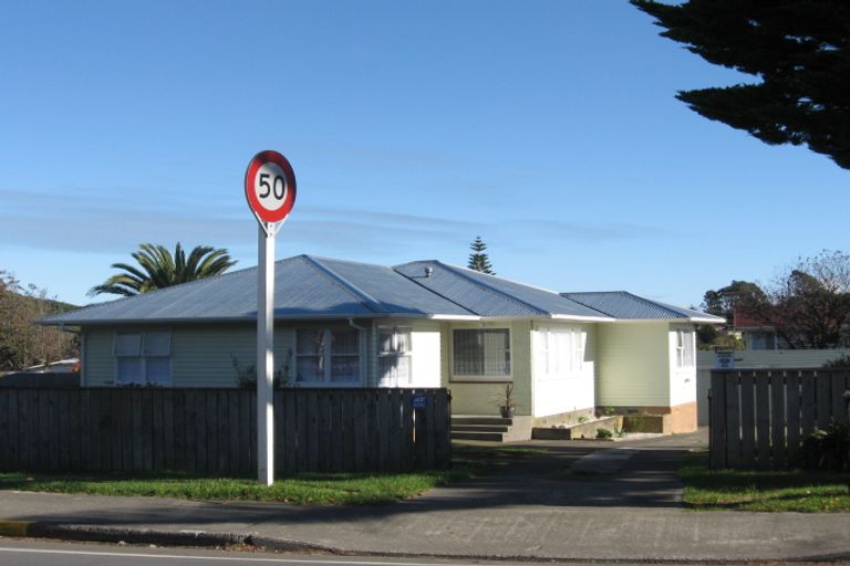 Photo of property in 124 Ruapehu Street, Paraparaumu, 5032