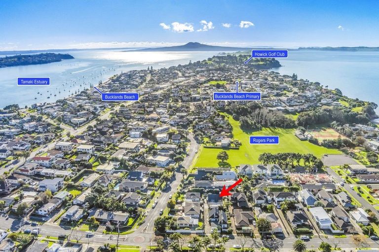 Photo of property in 1/23 Eastern Beach Road, Eastern Beach, Auckland, 2012