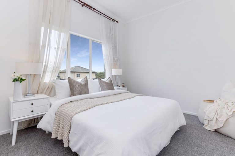 Photo of property in 20 Brashier Circle, Sunnyvale, Auckland, 0612