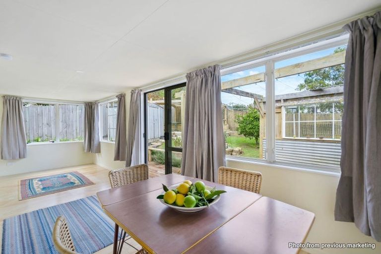 Photo of property in 4 Brian Crescent, Stanmore Bay, Whangaparaoa, 0932