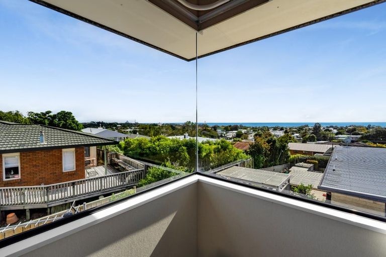 Photo of property in 20 Kellyville Heights, Merrilands, New Plymouth, 4312