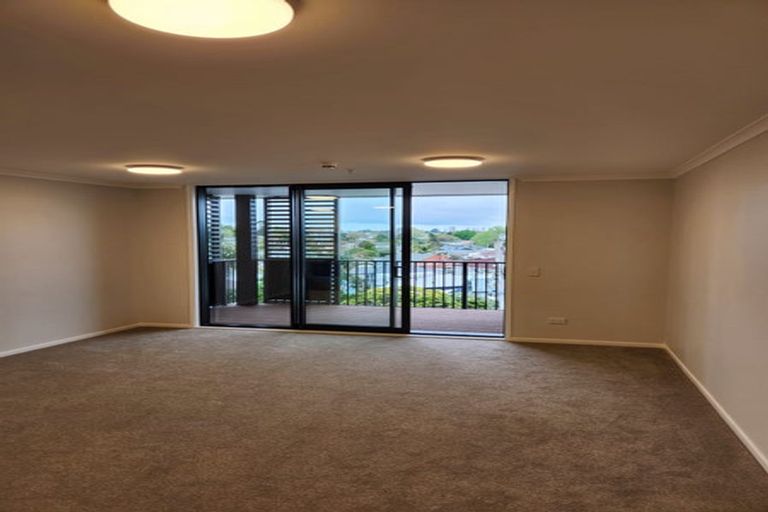 Photo of property in 206/2 Pukakaho Lane, Papatoetoe, Auckland, 2025