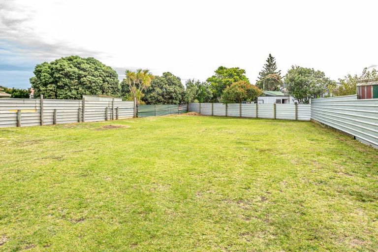 Photo of property in 7 Tainui Street, Castlecliff, Whanganui, 4501
