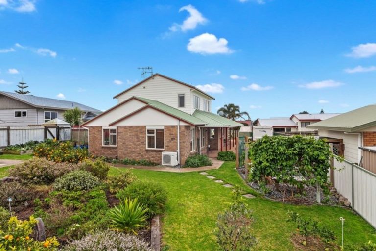 Photo of property in 21 The Glebe, Coastlands, Whakatane, 3120