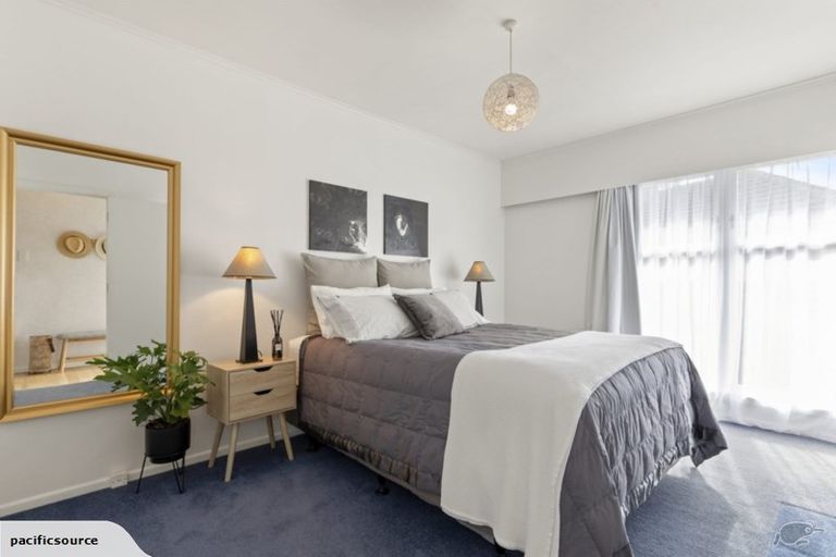 Photo of property in 5 Albert Pryor Avenue, Henderson, Auckland, 0612