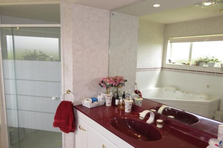 Photo of property in 16 Imran Terrace, Khandallah, Wellington, 6035