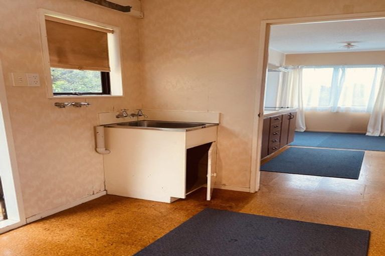 Photo of property in 8 Bushland Grove, Paparangi, Wellington, 6037