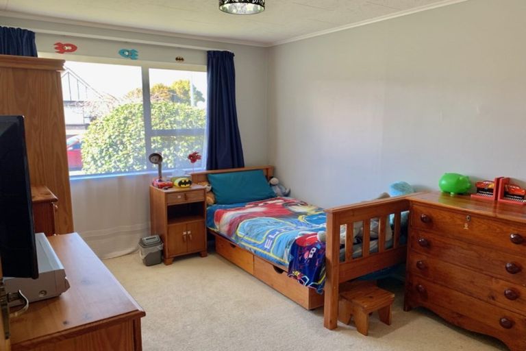Photo of property in 5 Renata Road, Otaki, 5512