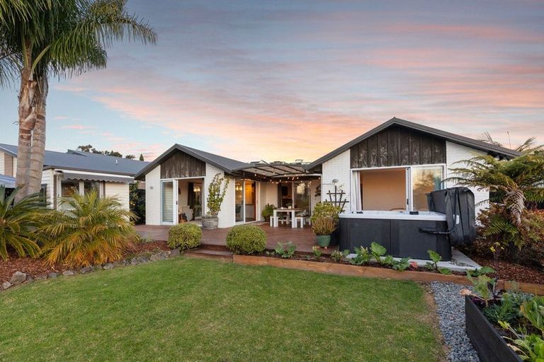 Photo of property in 9 Bracken Mews, Pyes Pa, Tauranga, 3112