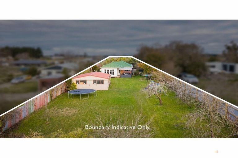 Photo of property in 58 Timaru Road, Waimate, 7924