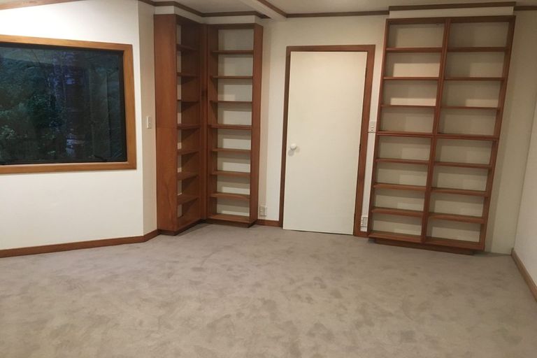 Photo of property in 3 Armour Road, Parau, Auckland, 0604