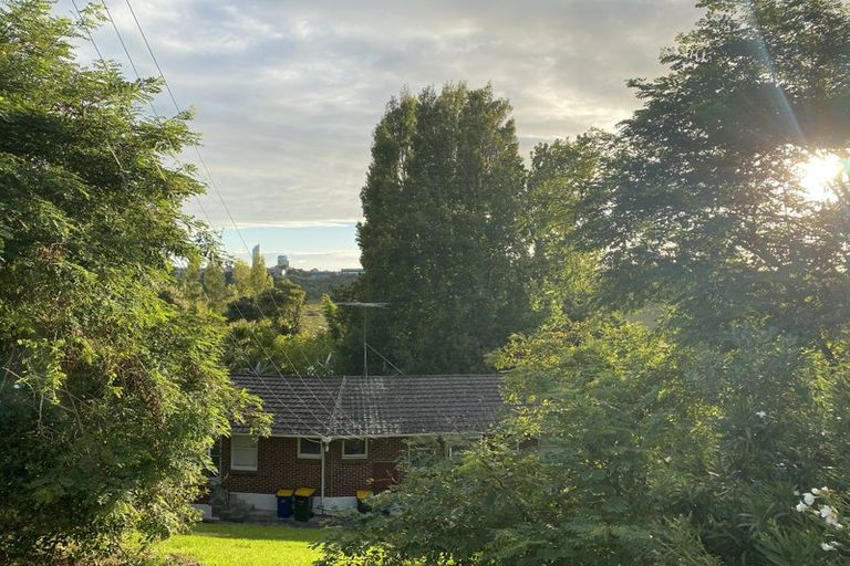 Photo of property in 60-62 Exmouth Road, Northcote, Auckland, 0627