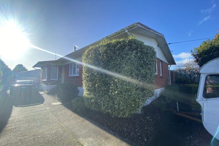 Photo of property in 42 Costley Street, Carterton, 5713