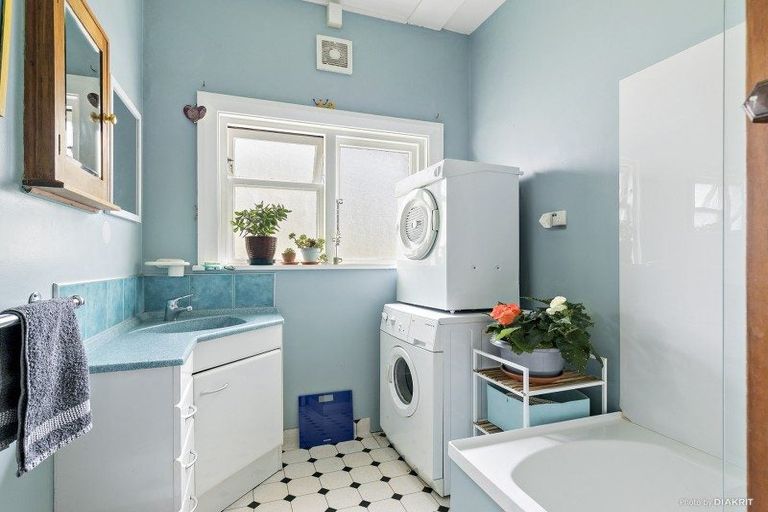 Photo of property in 4/56 Tanera Crescent, Brooklyn, Wellington, 6021