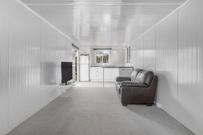 Photo of property in 40 Walton Road, Paraparaumu Beach, Paraparaumu, 5032