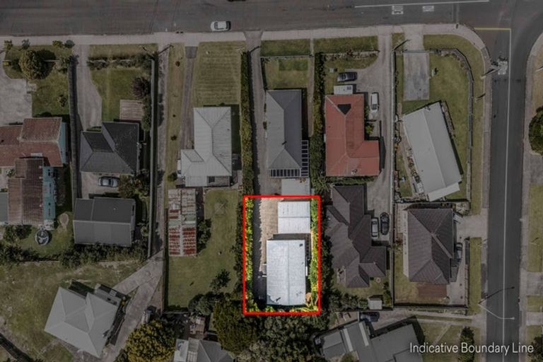 Photo of property in 1/47 Farquhar Road, Glendene, Auckland, 0602