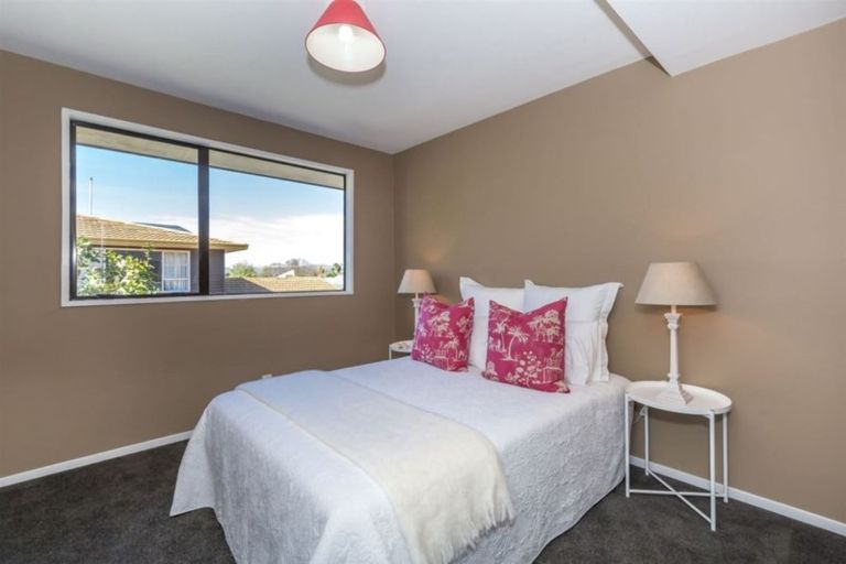 Photo of property in 14 Tyndale Place, Ilam, Christchurch, 8041